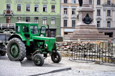 Traktör çekme İnşaat