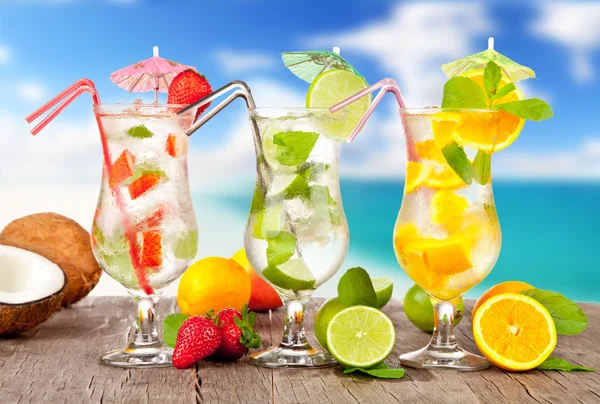 Cocktails — Stockfoto