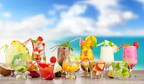 Cocktails — Stockfoto