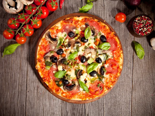 Pizza — Stockfoto