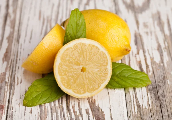 Fresh lemons — Stock Photo, Image