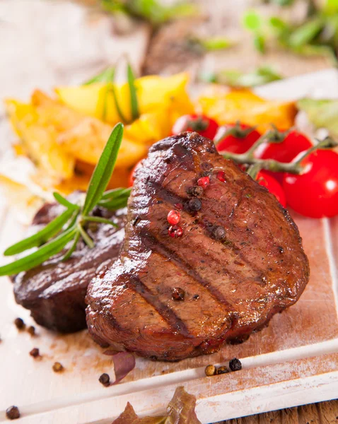 Rundvlees steaks — Stockfoto