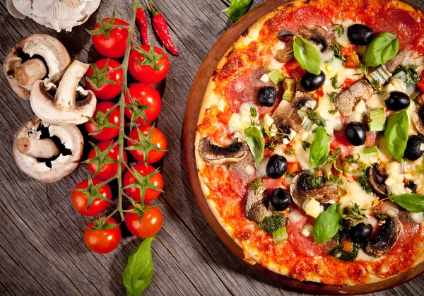 Pizza — Stockfoto