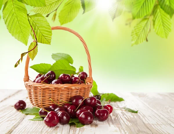 Fresh cherries — Stock Photo, Image