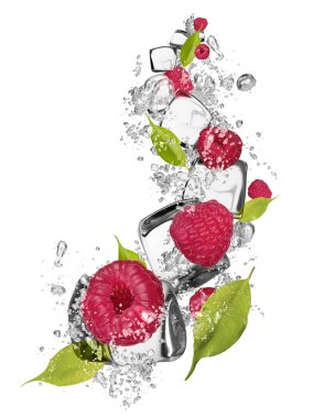 beyaz zemin üzerine buz ahududu