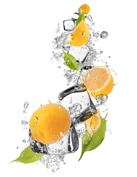 Ice citroner på vit bakgrund — Stockfoto