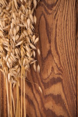 ahşap üzerine yulaf