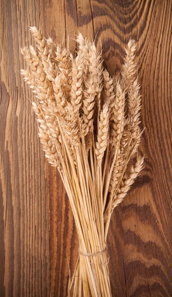 Wheat on wood — Stock Photo, Image