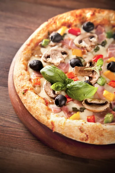 Italiensk pizza — Stockfoto