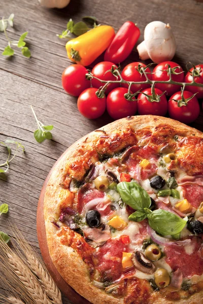 Italienische Pizza — Stockfoto