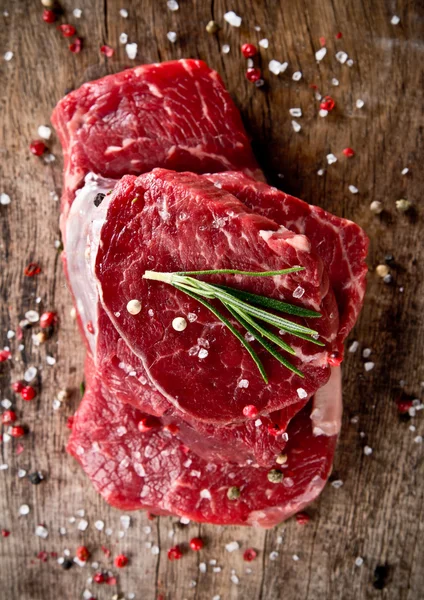 Raw steak — Stock Photo, Image
