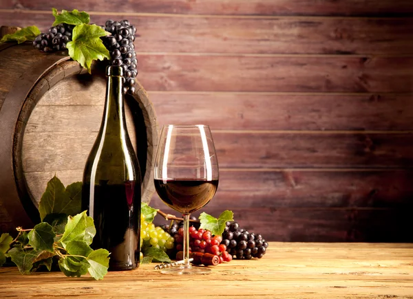 Wine with keg — Stock Photo, Image