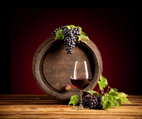 Vin med ölfat — Stockfoto