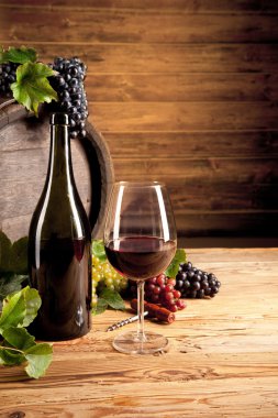 şarap fıçısı ile