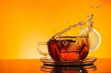 Bir fincan çay.