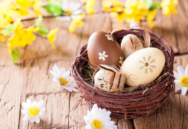 Uova di Pasqua su legno — Foto Stock