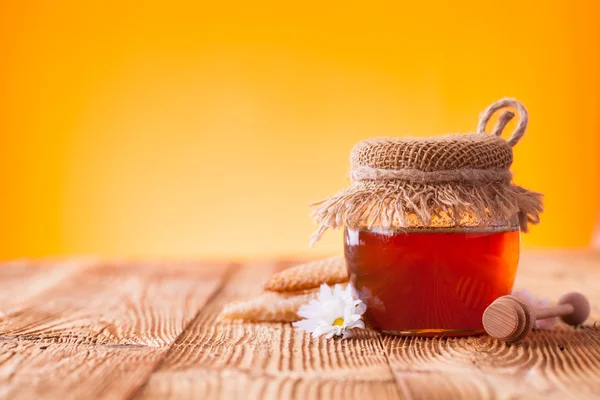 Honey in jar — Stock Photo, Image