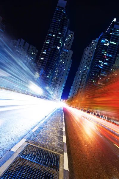 Ciudad moderna por la noche — Foto de Stock