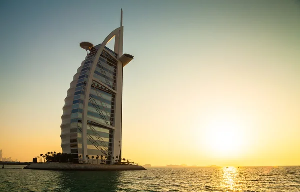 Burj al arab, zeven sterren hotel in dubai — Stockfoto