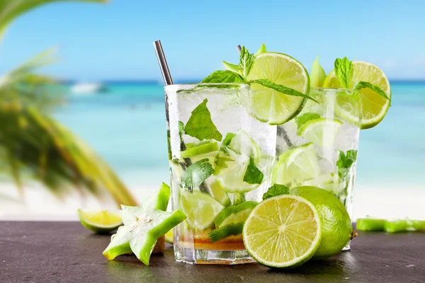 Fresh mojito cocktail on wood — Stock Photo, Image