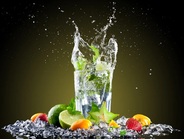 Ice mojito drink with splash — Stock Photo, Image