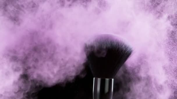 Super Slow Motion Pennello Trucco Con Polvere Viola Esplosiva Girato — Video Stock