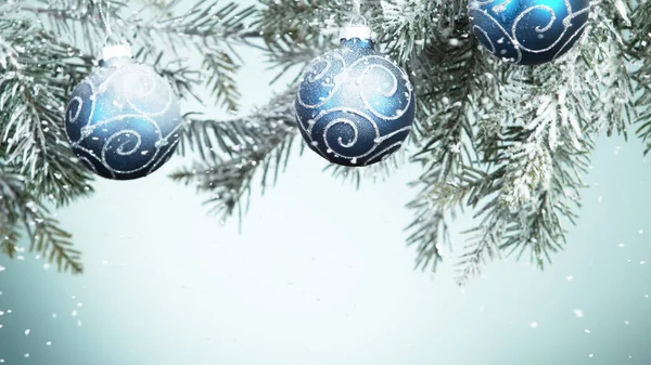 Χριστουγεννιάτικες Μπάλες Κρέμονται Χιονισμένο Έλατο Διακοπές Και Εορταστικό Υπόβαθρο — Φωτογραφία Αρχείου