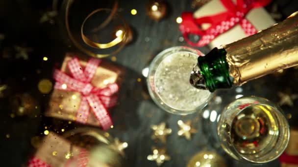 Super Slow Motion Van Het Gieten Van Champagnewijn Glas Gefilmd — Stockvideo