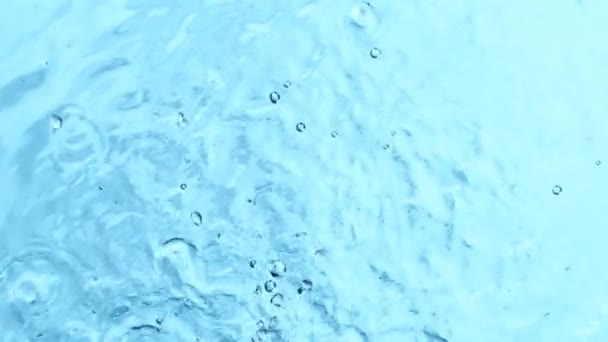 Super Wolny Ruch Rozpryskującej Się Wody Zbliżenie Widok Góry Świeże — Wideo stockowe