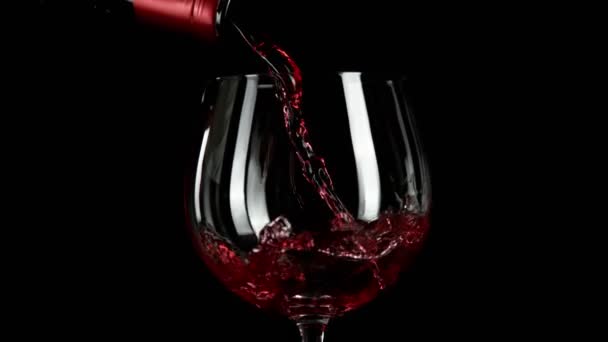 Super Slow Motion Pouring Red Wine Camera Motion Speed Ramp — Stock Video