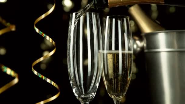 Super Slow Motion Versare Vino Champagne Con Movimento Della Fotocamera — Video Stock