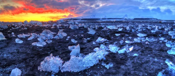 Закат Над Знаменитым Пляжем Даймонд Исландия Песчаный Лавовый Пляж Полон — стоковое фото