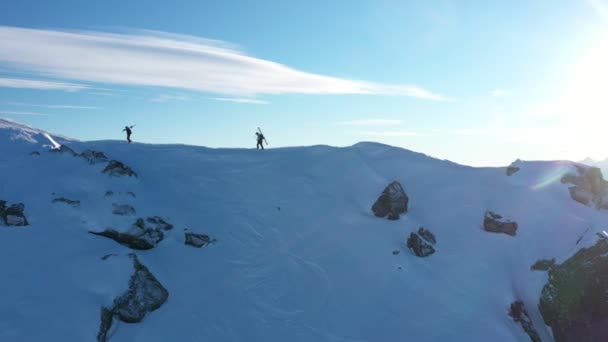 Jongeman Klimt Ski Alpen Luchtbeelden Van Winteractiviteit Alpin Wandelen Prachtige — Stockvideo