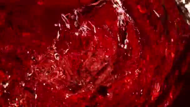 Σούπερ Αργή Κίνηση Του Κόκκινου Κρασιού Σχήμα Στροβίλου Κινηματογραφήθηκε Κάμερα — Αρχείο Βίντεο