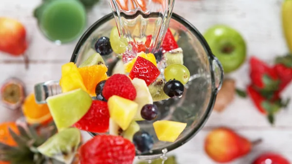 Queda Pedaços Frutas Legumes Liquidificador — Fotografia de Stock
