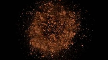 Siyah arka planda kahve tozu dönüşünün süper yavaş çekimi. Yüksek hızlı sinema kamerasıyla çekildi, 1000fps. Hız rampası etkisi.