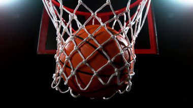 Basketbol siyah sırt çantasıyla sepetten geçiyor. Detaylı atış..
