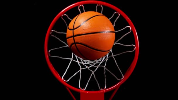 Basketbol Topunun Sepete Vuruşunun Süper Yavaş Çekimi Görüş Açısı Yüksek — Stok video