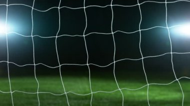 Futbol kalesi hareketinin süper yavaş çekimi. Yüksek hızlı sinema kamerası, 1000fps.