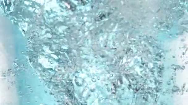 ツイスター形状の回転水の超スローモーション 高速フィルムカメラで撮影しました — ストック動画