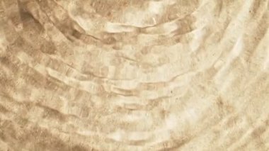 Kum desenli su dalgalarının süper yavaş hareketi. Yüksek hızlı sinema kamerası, 1000 fps..