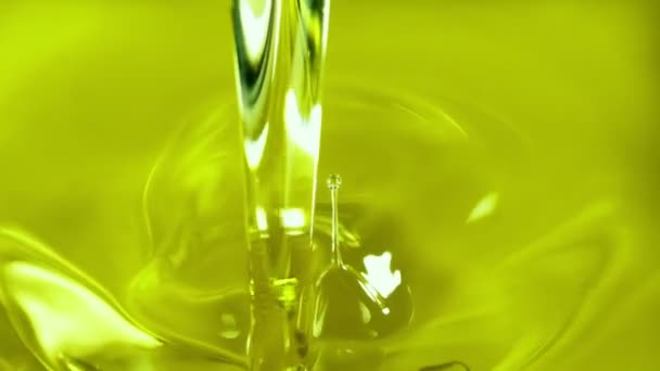 Super Slow Motion Pouring Olive Oil Macro Shot Filmed High — Stock Video