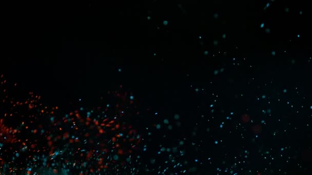 Сверхмедленное Движение Цветных Огненных Искр Изолированных Черном Фоне Снято Камеру — стоковое видео