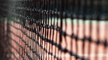 Tenis filesinin dalgalanışını çok yavaş çekiyoruz. Düşük odaklanma derinliği. Yüksek hızlı sinema kamerası, 1000fps.