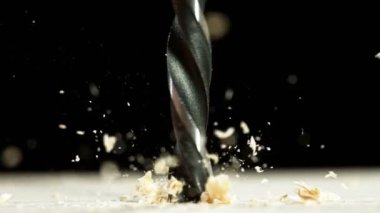 Tahtayı delen matkapla ilgili çok yavaş bir detay. Yüksek hızlı sinema kamerası, 1000 fps..