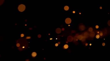 Esnek dairesel testereden çıkan kıvılcımların süper yavaş hareketi. Siyah arka planda izole edilmiş. Yüksek hızlı sinema kamerası, 1000 fps..