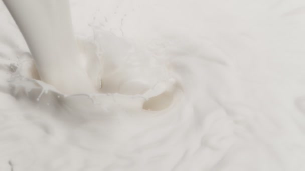 Super Slow Motion Pouring Milk Close Filmed High Speed Cinema — Stock Video