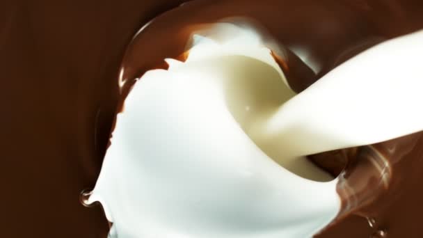 Super Slow Motion Milk Pouring Hot Melted Chocolate Filmed High — Vídeo de Stock