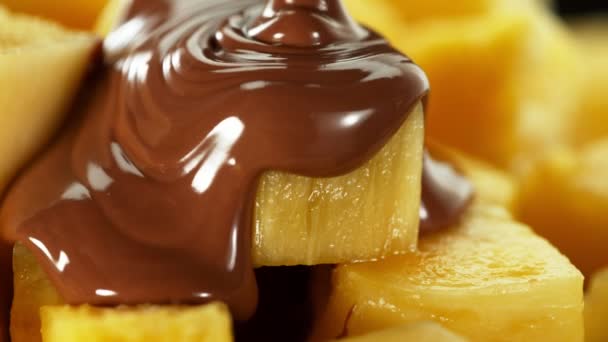 Super Slow Motion Pouring Melted Chocolate Pineapple Filmed High Speed — Vídeos de Stock