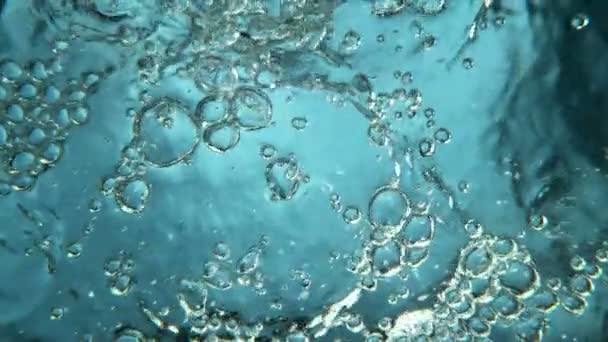 Super Slow Motion Bubbling Water Detail Filmed High Speed Cinema — Stockvideo